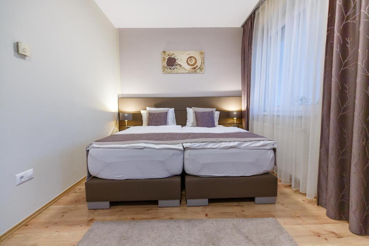 Mokka Apartments 미슈콜츠 외부 사진
