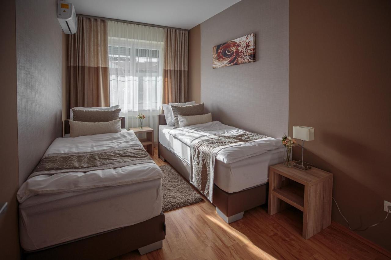 Mokka Apartments 미슈콜츠 외부 사진