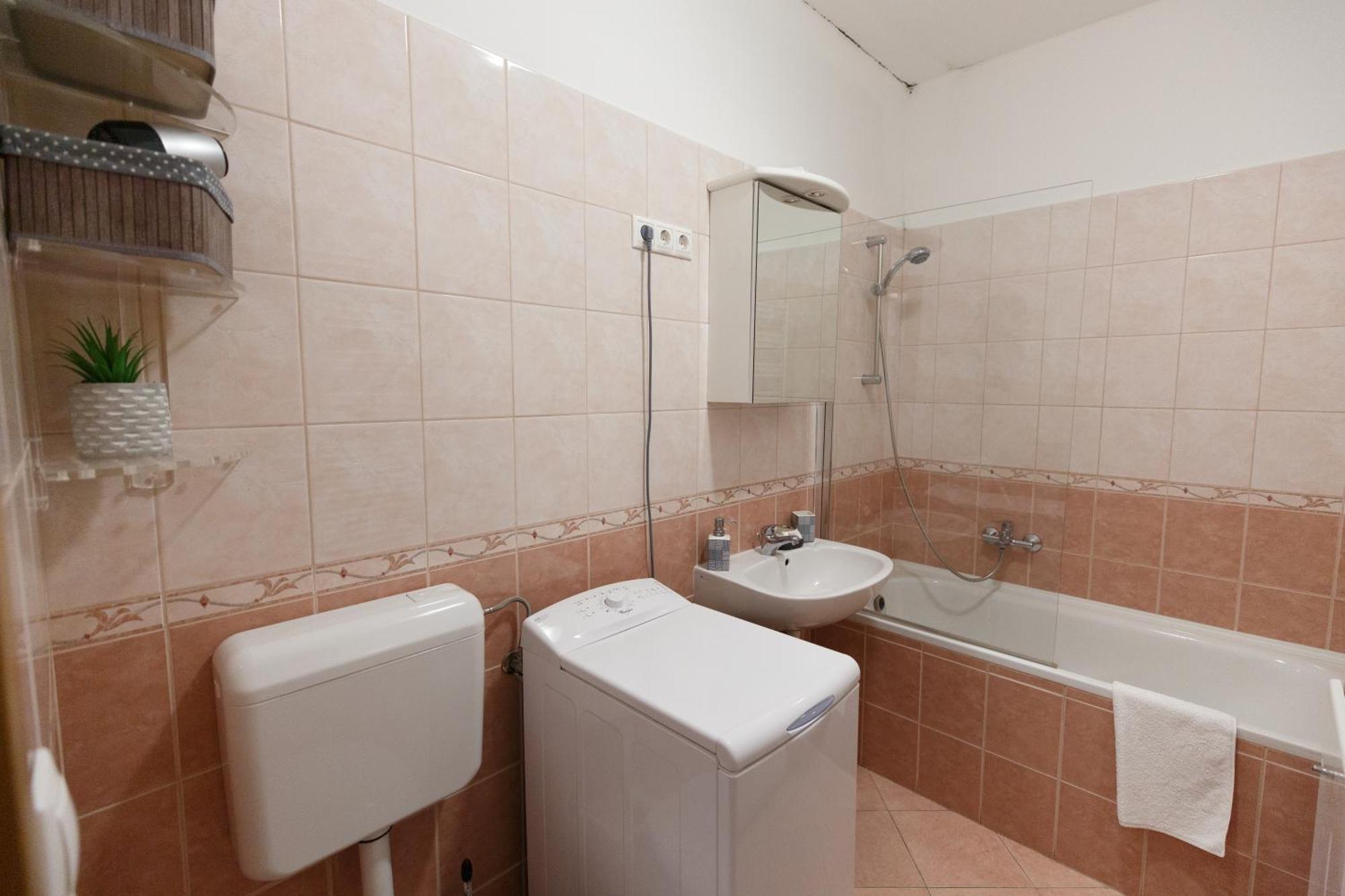 Mokka Apartments 미슈콜츠 외부 사진